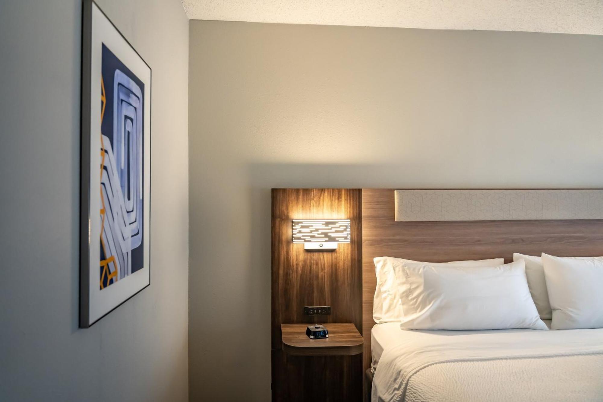 Holiday Inn Express Hotel & Suites West Chester By Ihg Concordville Exterior photo