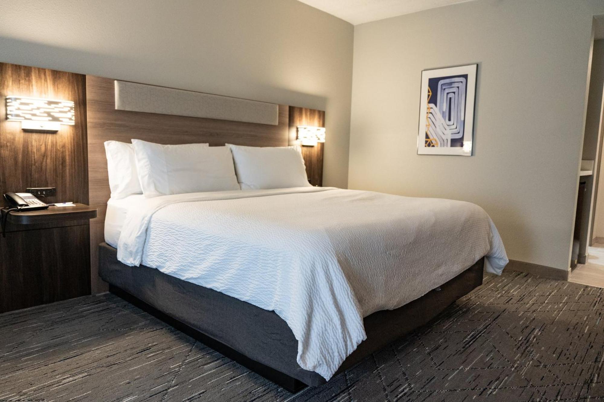 Holiday Inn Express Hotel & Suites West Chester By Ihg Concordville Exterior photo