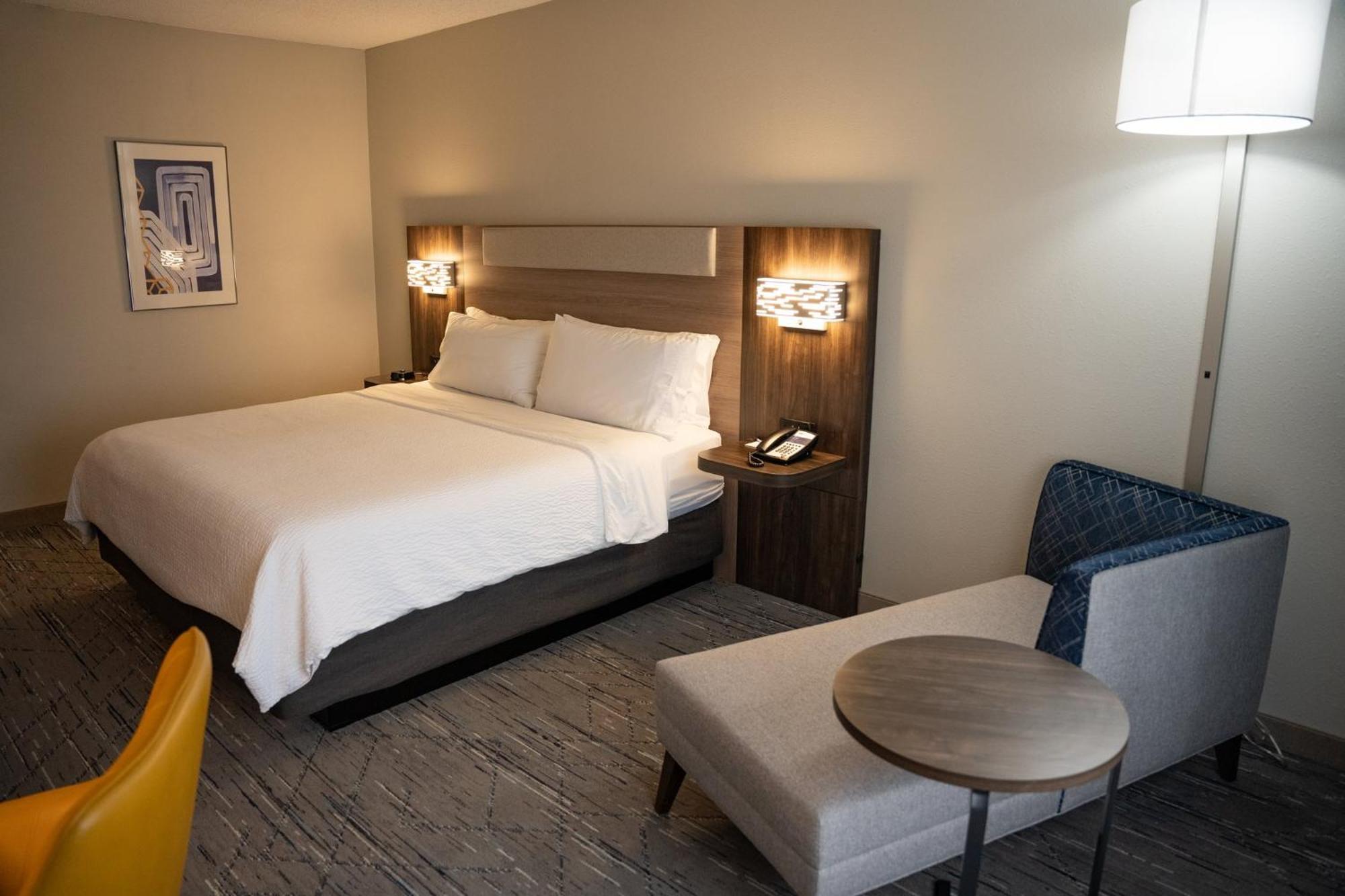 Holiday Inn Express Hotel & Suites West Chester By Ihg Concordville Exterior photo