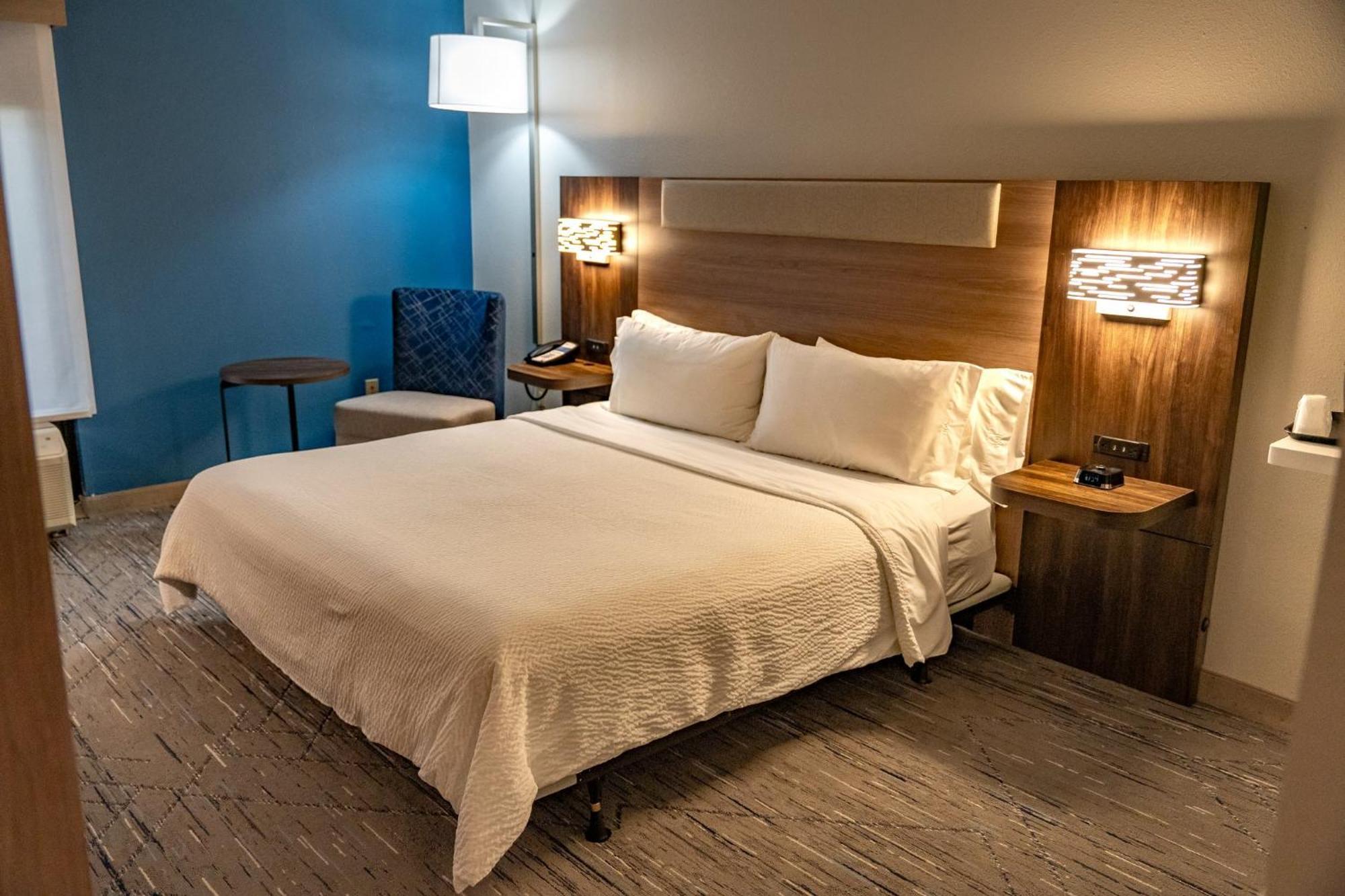 Holiday Inn Express Hotel & Suites West Chester By Ihg Concordville Exterior photo