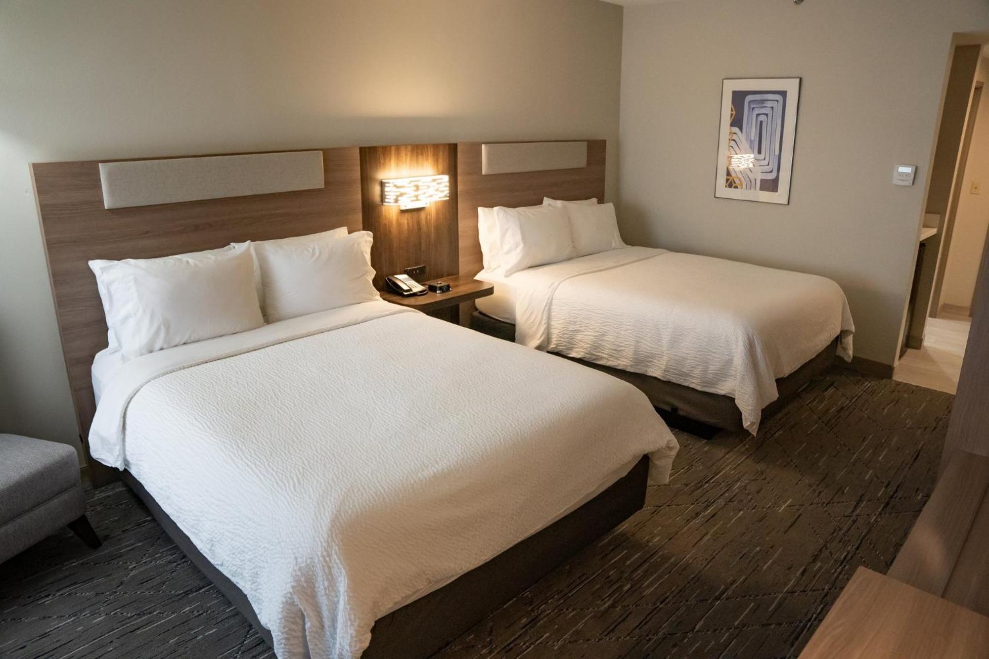 Holiday Inn Express Hotel & Suites West Chester By Ihg Concordville Exterior photo