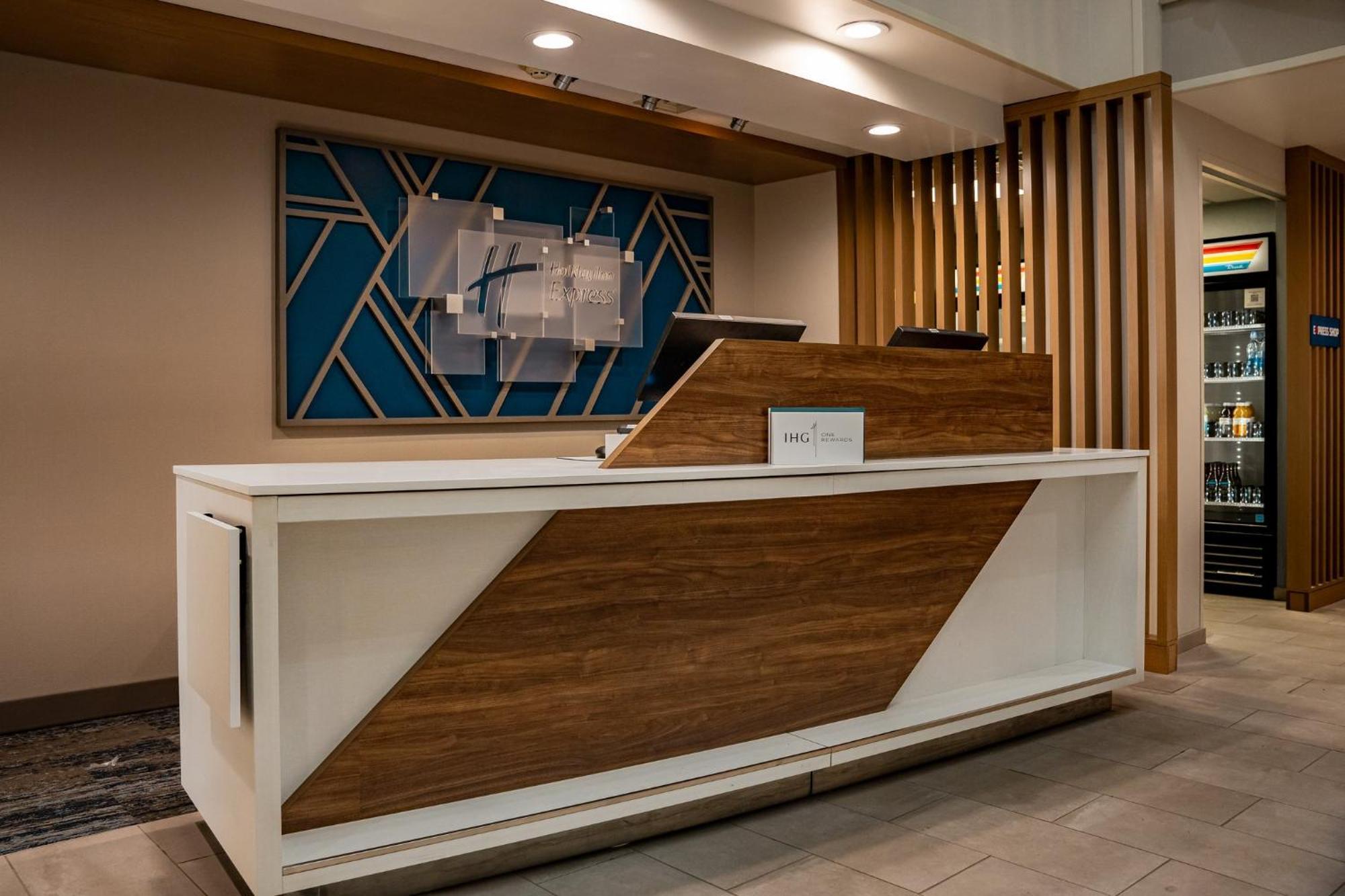 Holiday Inn Express Hotel & Suites West Chester By Ihg Concordville Exterior photo
