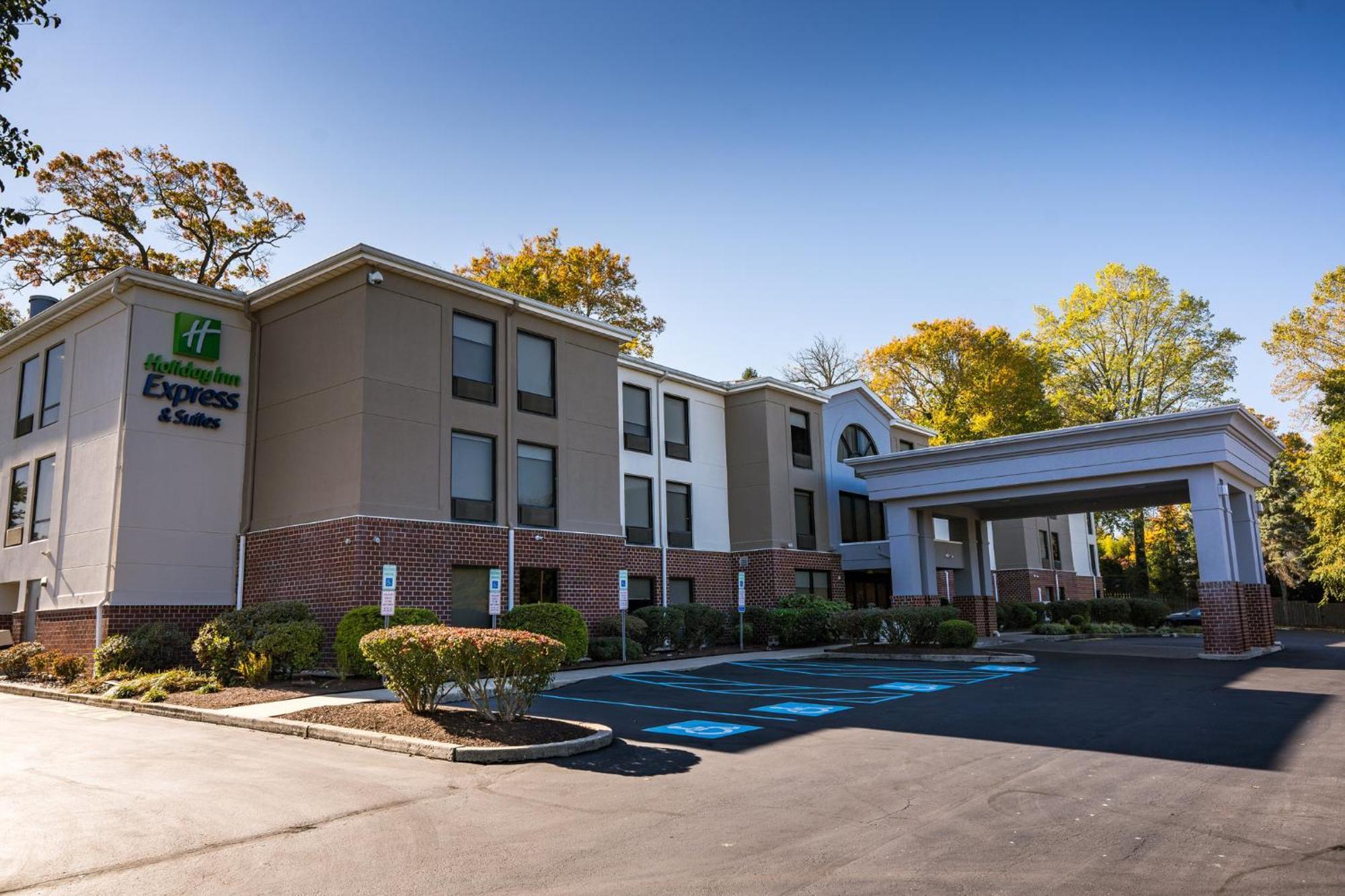 Holiday Inn Express Hotel & Suites West Chester By Ihg Concordville Exterior photo