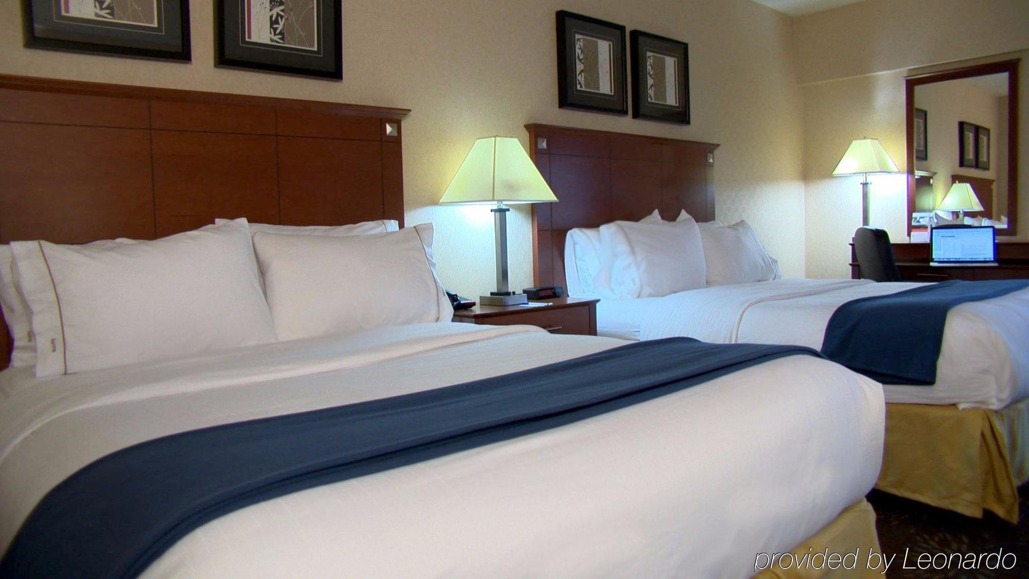 Holiday Inn Express Hotel & Suites West Chester By Ihg Concordville Exterior photo