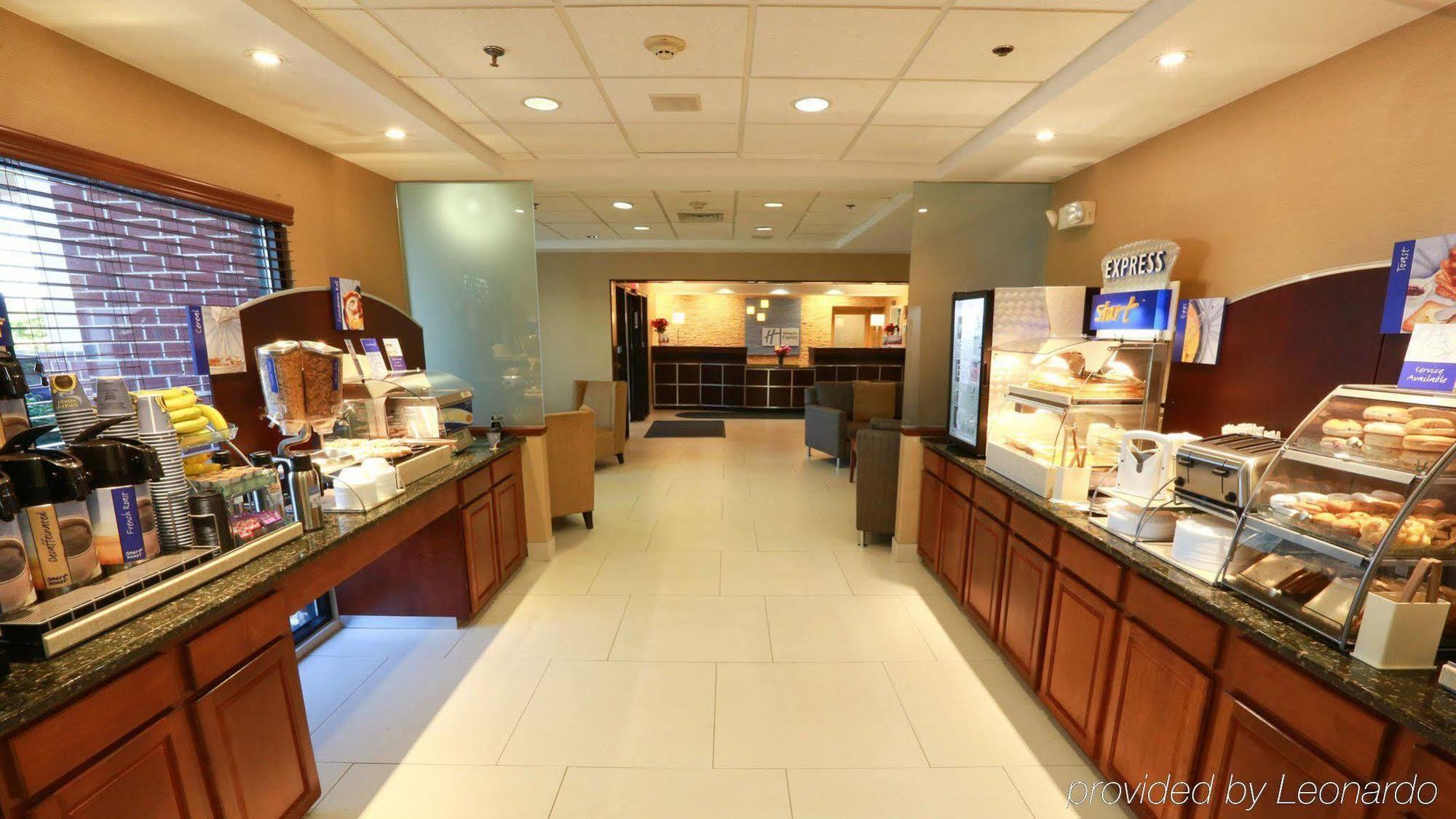 Holiday Inn Express Hotel & Suites West Chester By Ihg Concordville Exterior photo
